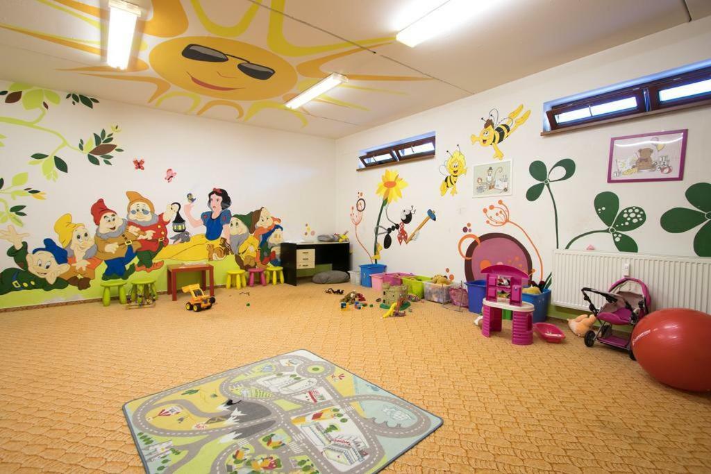 Apartman Linda - Velka Lomnica Buitenkant foto